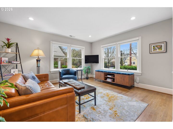 Property Photo:  2722 NE 9th Ave  OR 97212 