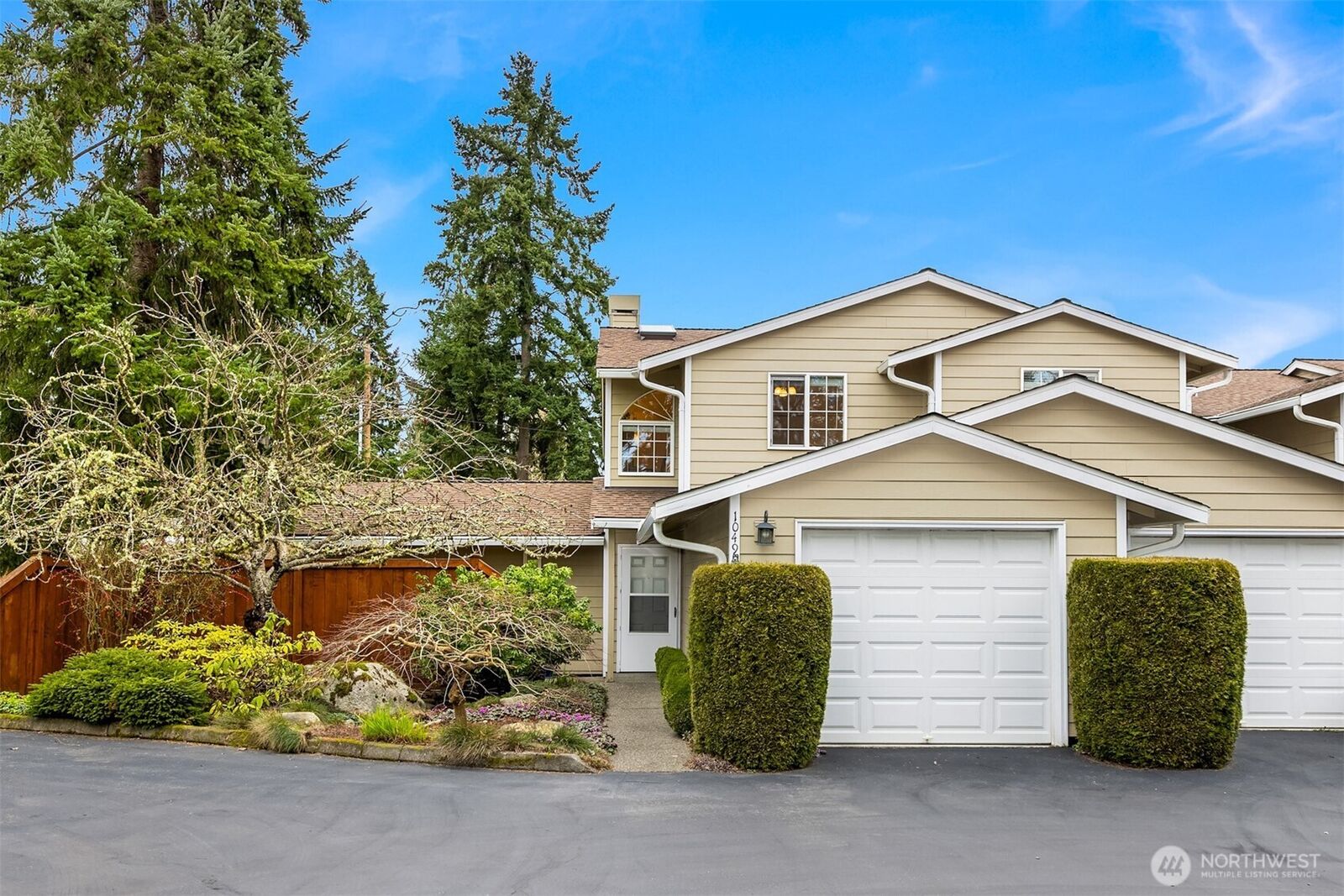 Property Photo: 1049 Madison Avenue N WA 98110