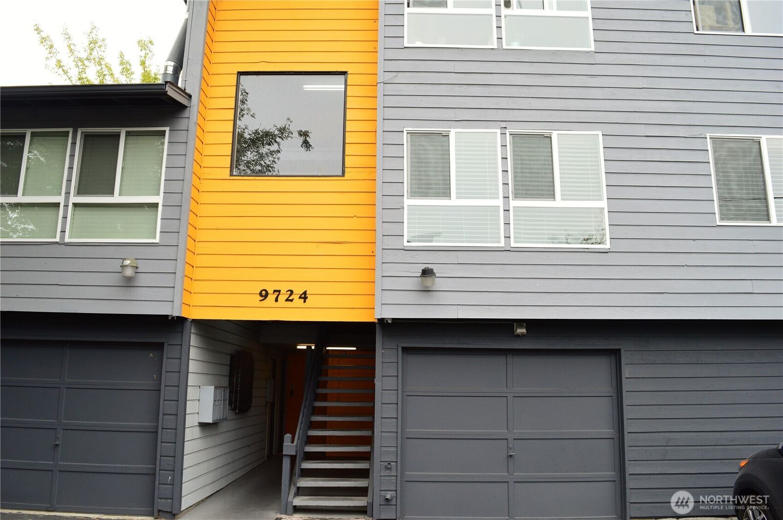 Property Photo:  9724  6th Avenue NW B  WA 98117 