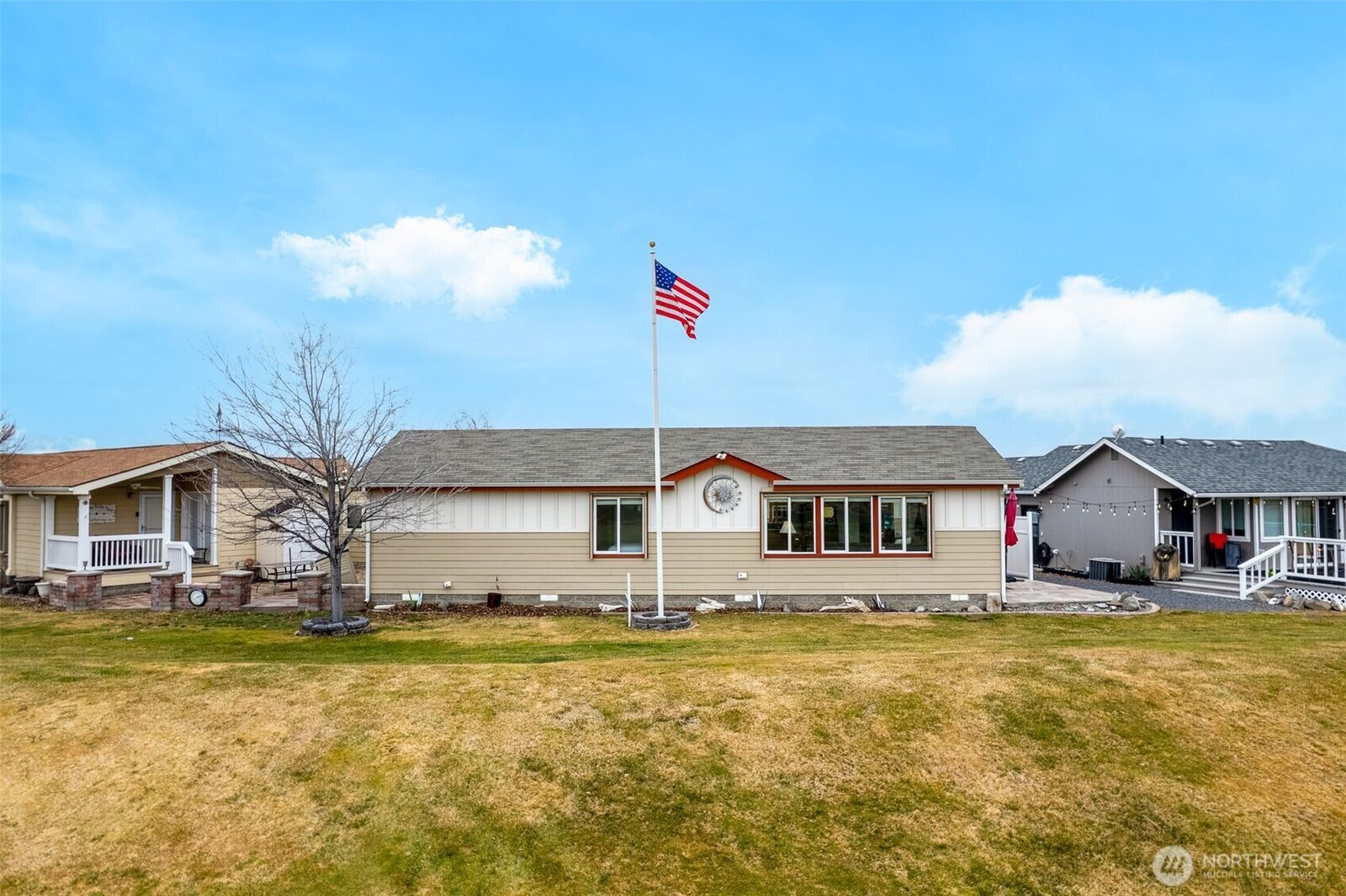 Property Photo: 17693 NW Road 5 52 WA 98848