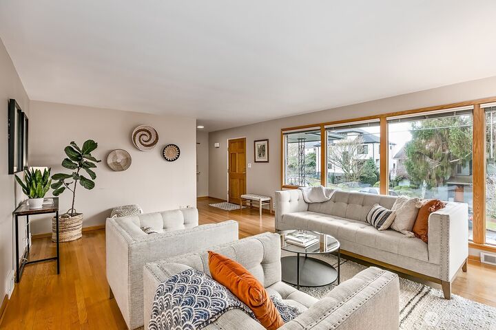 Property Photo: 3036 12th Avenue W WA 98119