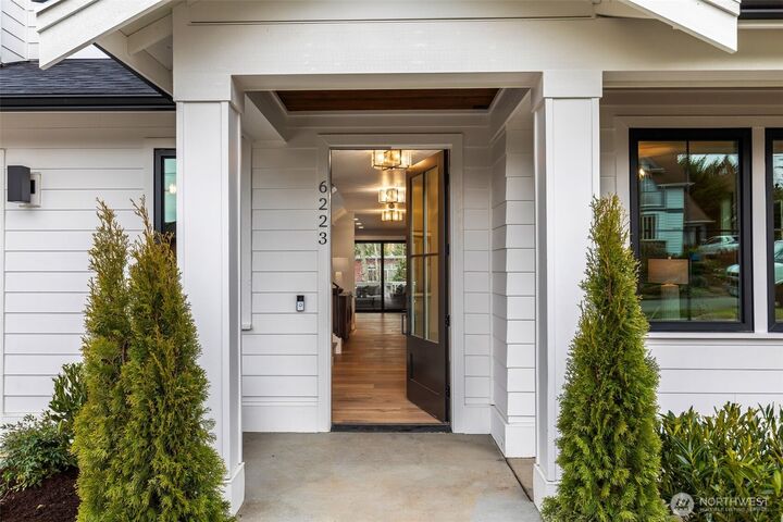 Property Photo: 6223 43rd Avenue NE WA 98115