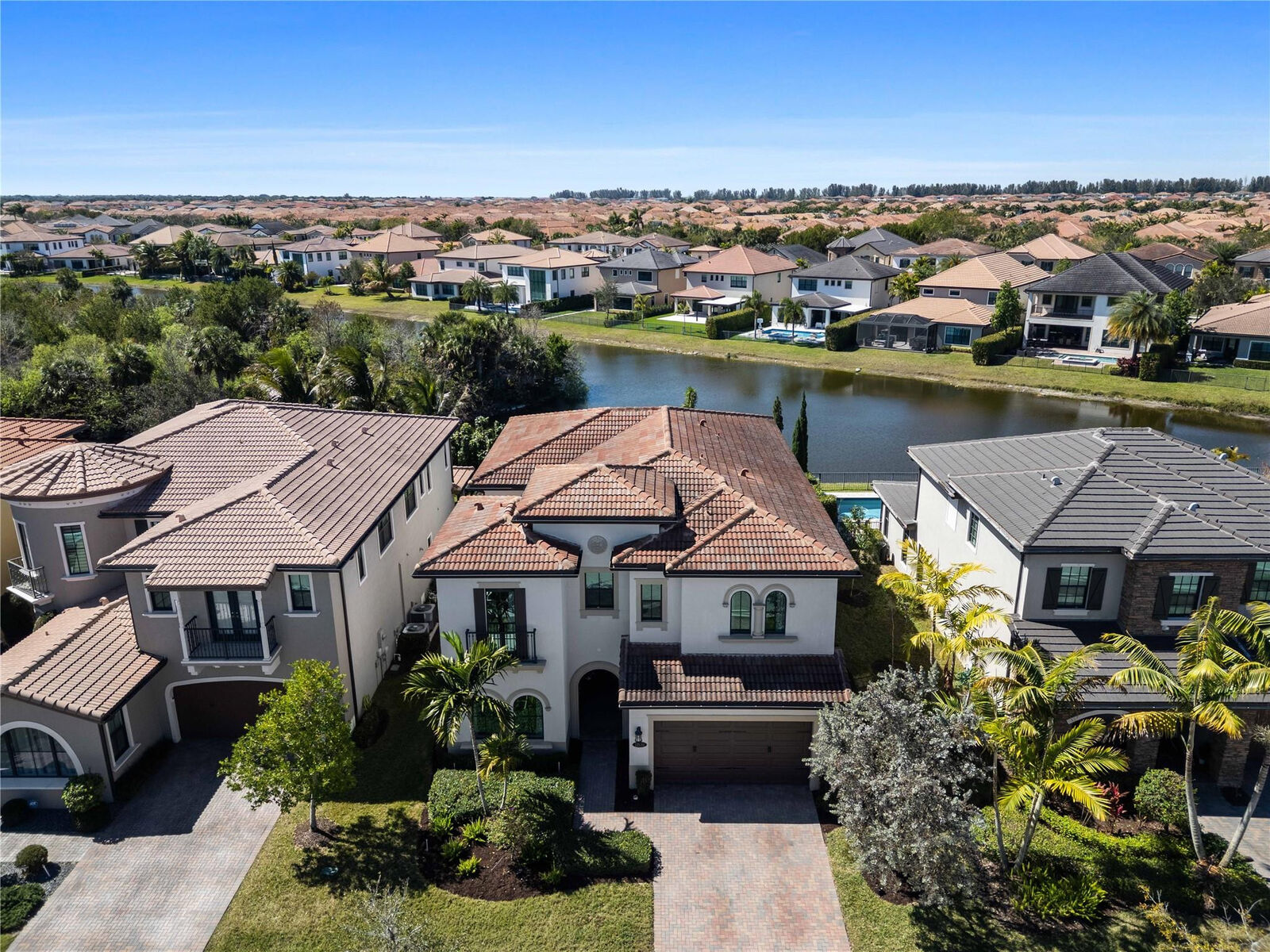 Property Photo: 11520 Horizon Road FL 33076