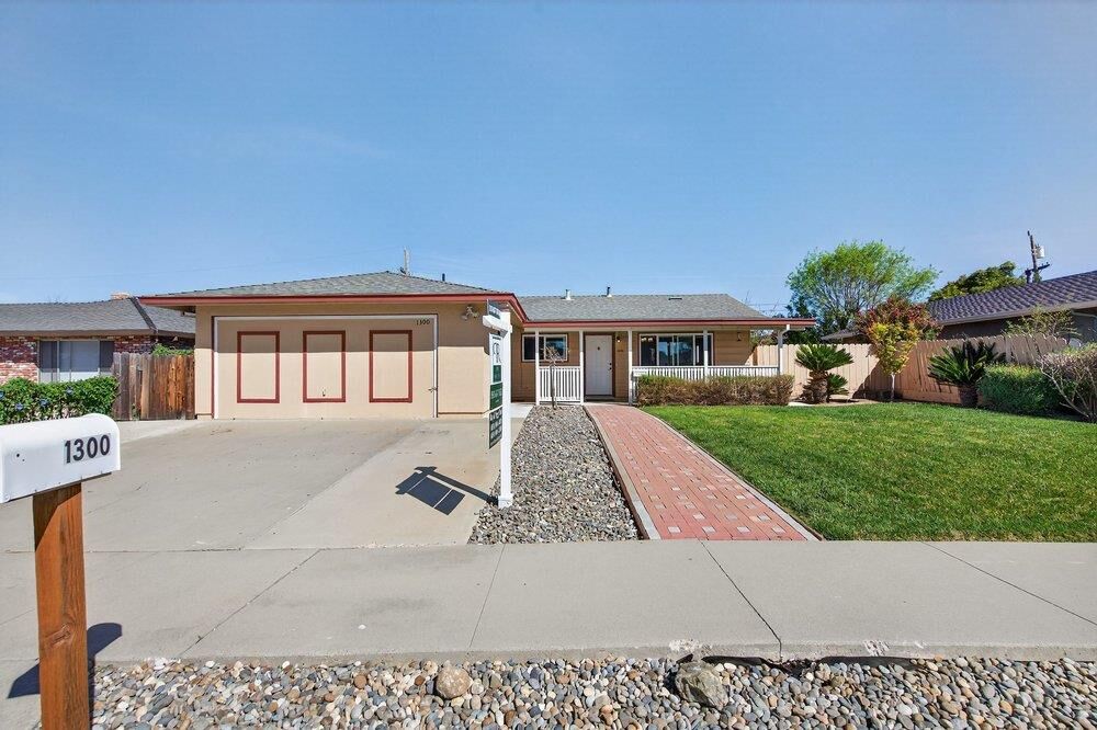 Property Photo:  1300 Mesa Drive  CA 95023 