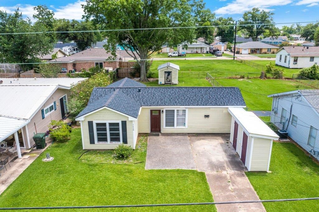 Property Photo:  1228 California Street  LA 70607 