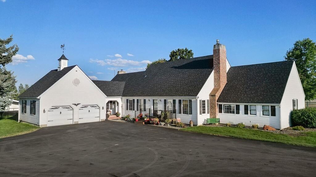 Property Photo: 11021 S Hatch Rd WA 99224