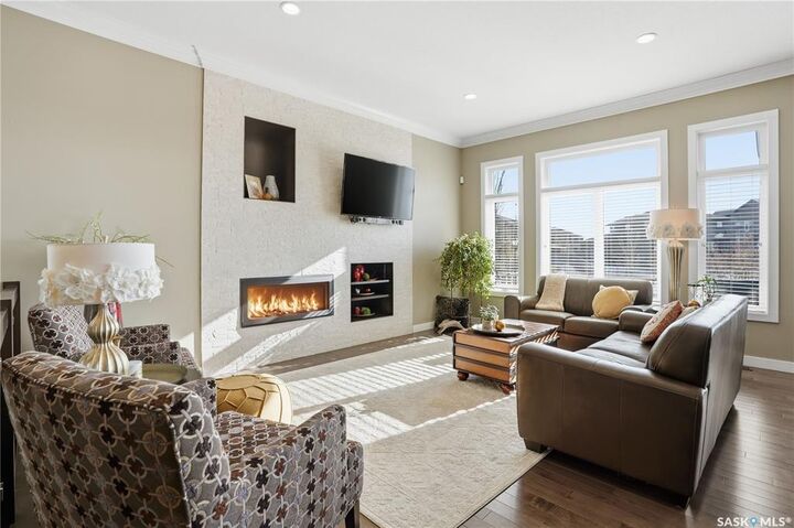 Property Photo: 4506 Sandpiper Crescent E SK S4V 1N1