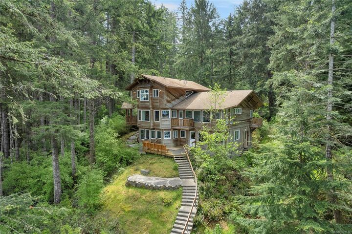 1747 Hyacinthe Bay Rd — photo 1