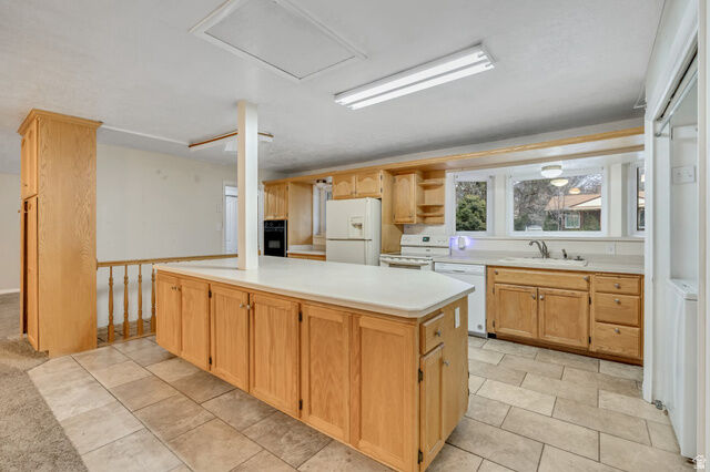 2862 E Pamela Dr