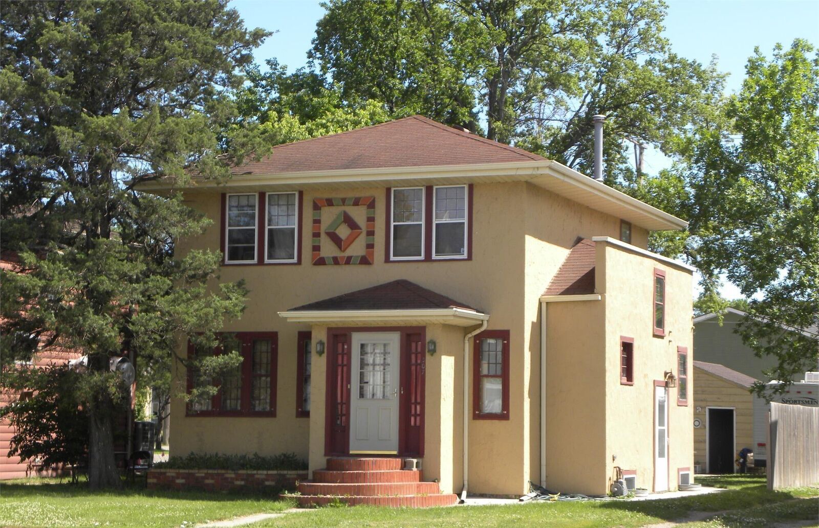 Property Photo: 307 SW 6th Ave SD 57401