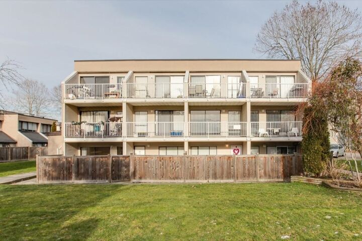 17700 60 Avenue 10 — photo 1