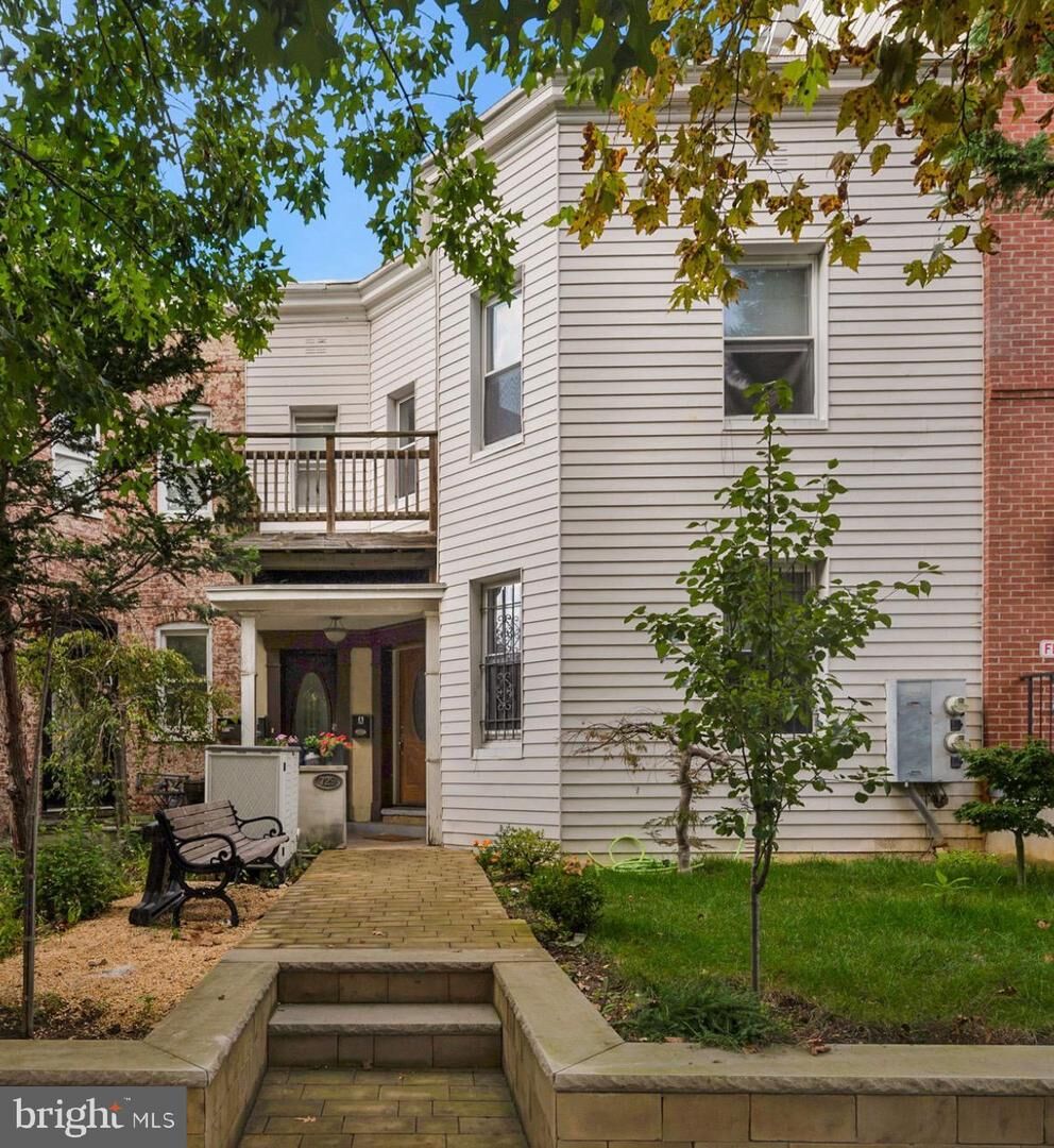 Property Photo: 729 NW Kenyon Street NW DC 20010