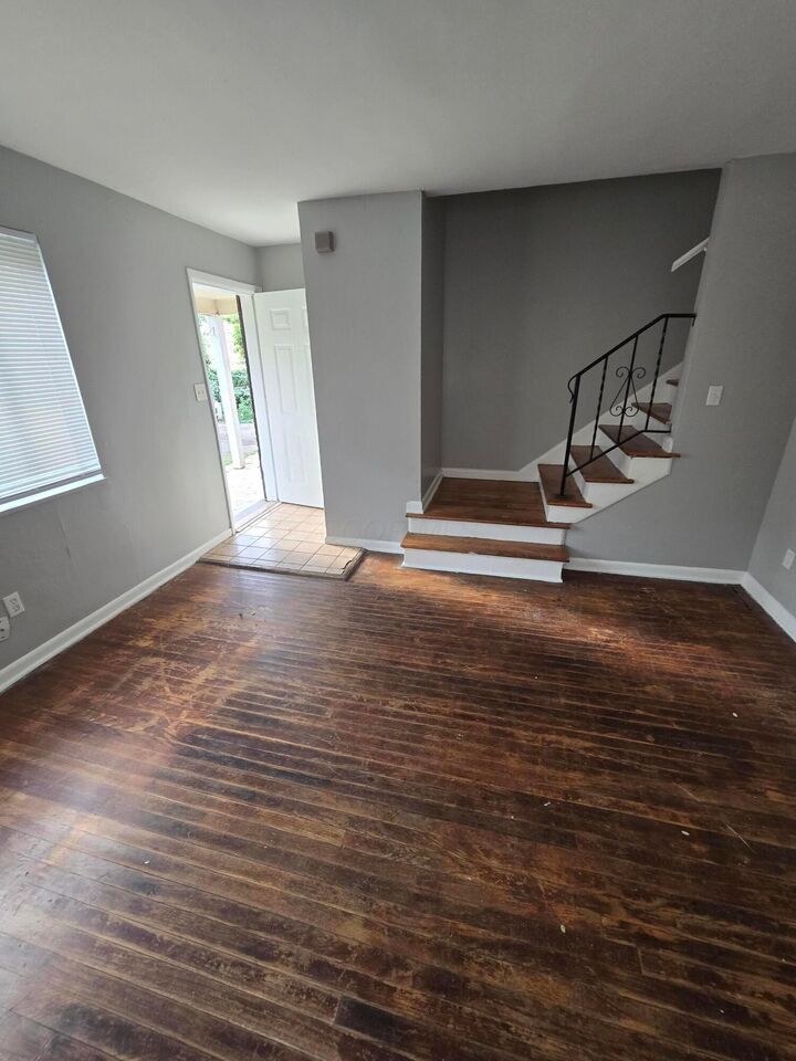 Property Photo: 857 Regina Court OH 43204