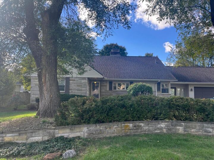 Property Photo: 41 S Broadleigh Road OH 43209