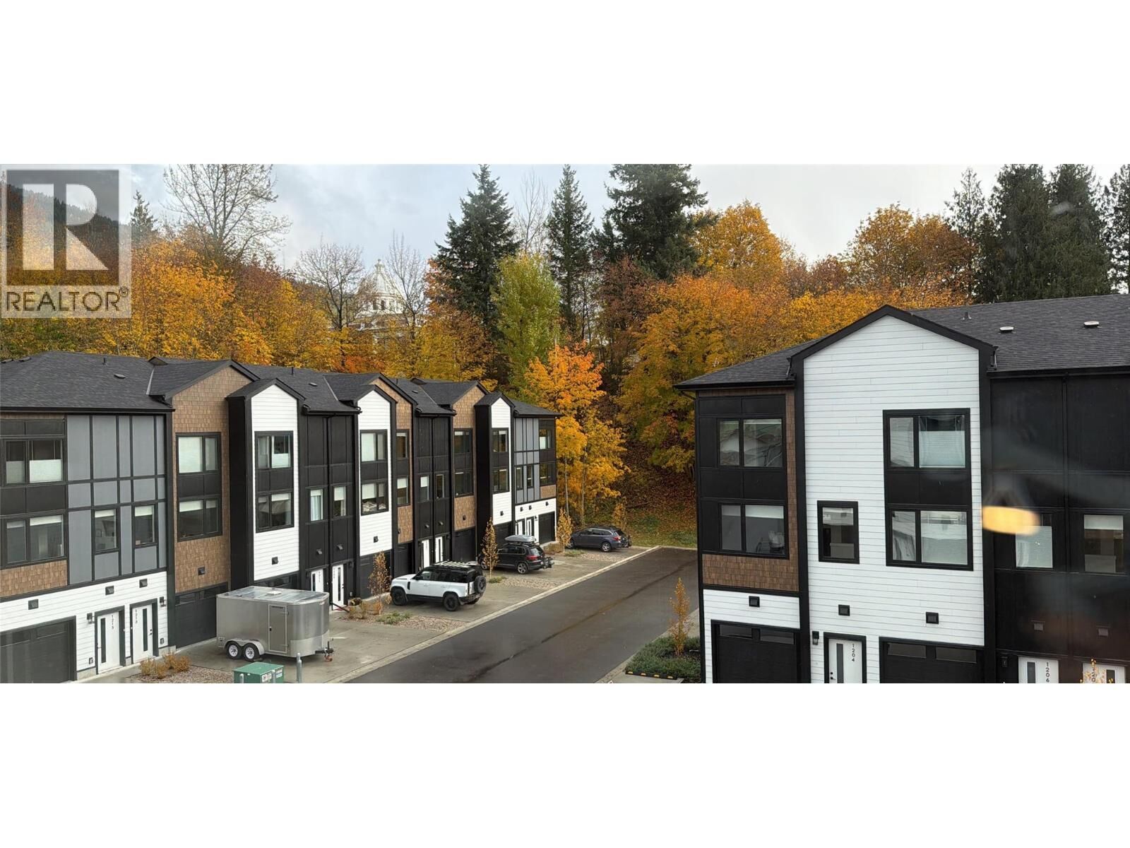 Property Photo: 402 King Street BC V0E 2S0