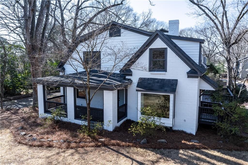 Property Photo: 2413 Charleston Oaks Lane GA 30030