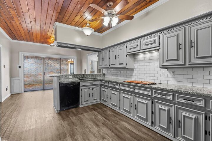 Property Photo:  18326 Lake Oaks Drive  TX 77388 