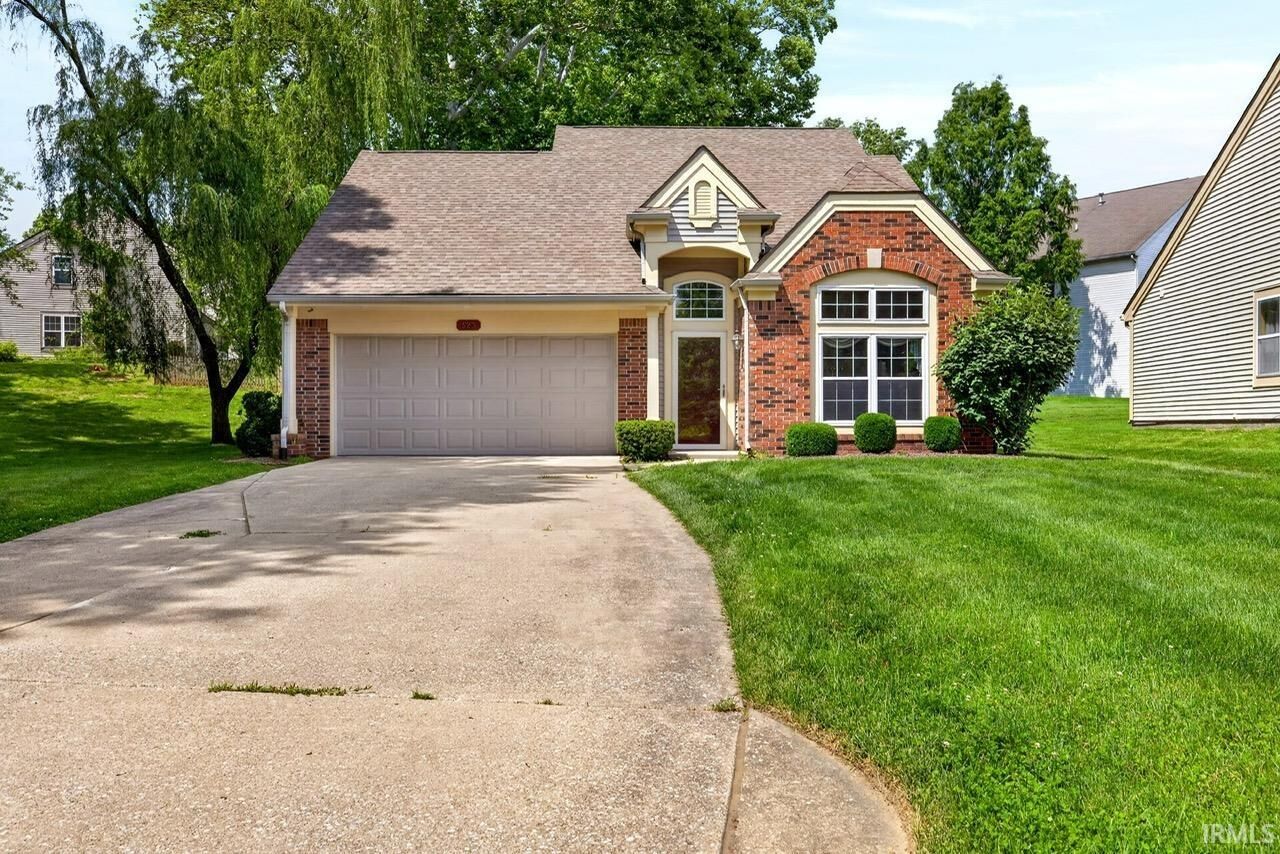 Property Photo:  523 E Hickory Stick Drive  IN 47401 