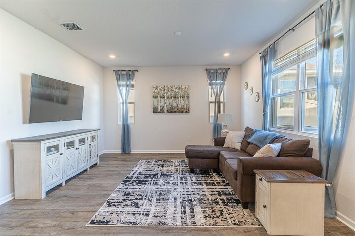 Property Photo:  1123 Sugarwood Street  FL 33837 