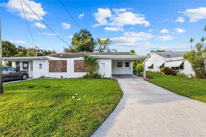 Property Photo:  769 Avenue Q SE  FL 33880 