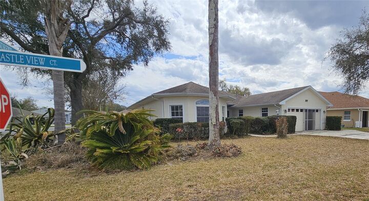 Property Photo:  21516 Castle View Court  FL 34748 