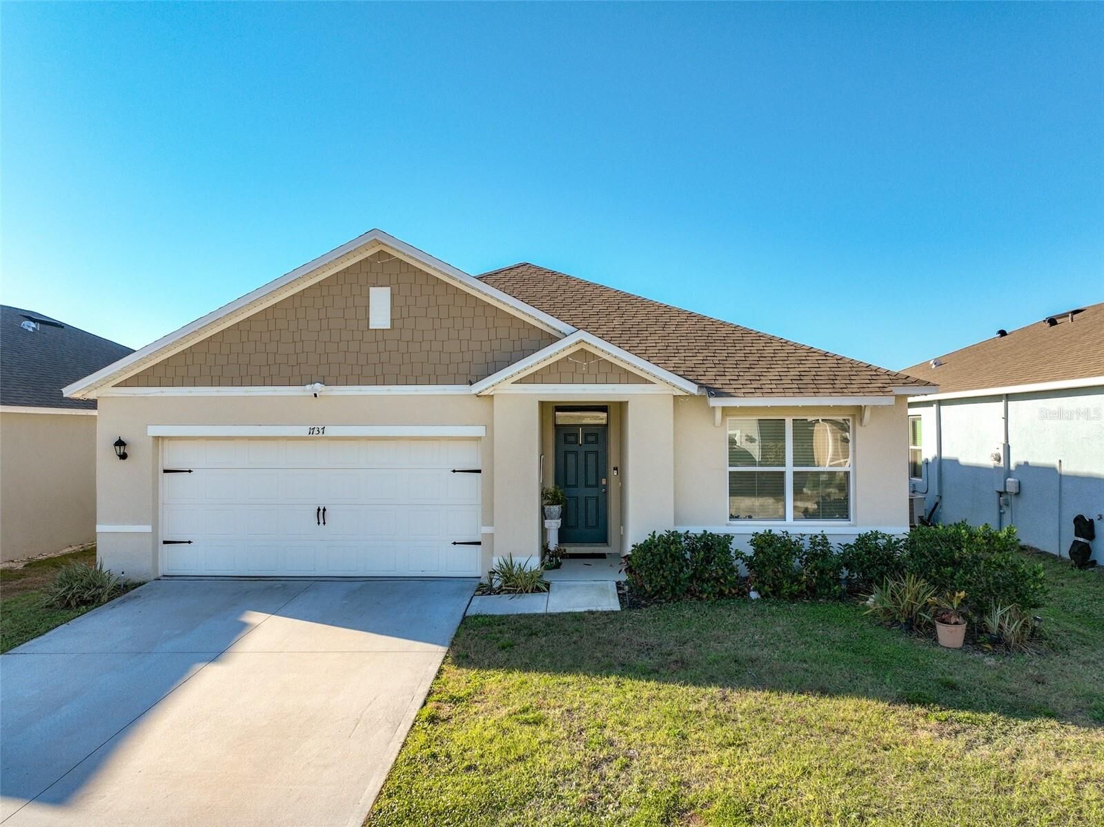 Property Photo: 1737 Aurora Ridge Drive FL 32798