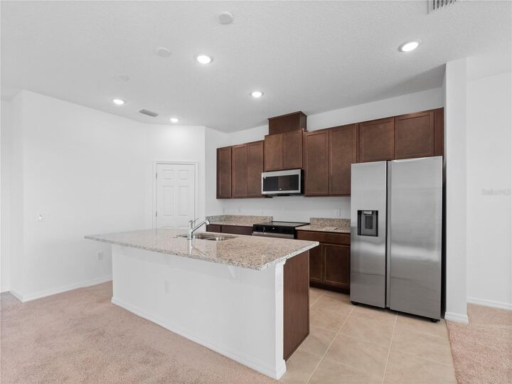 Property Photo:  329 Marion Loop  FL 33844 