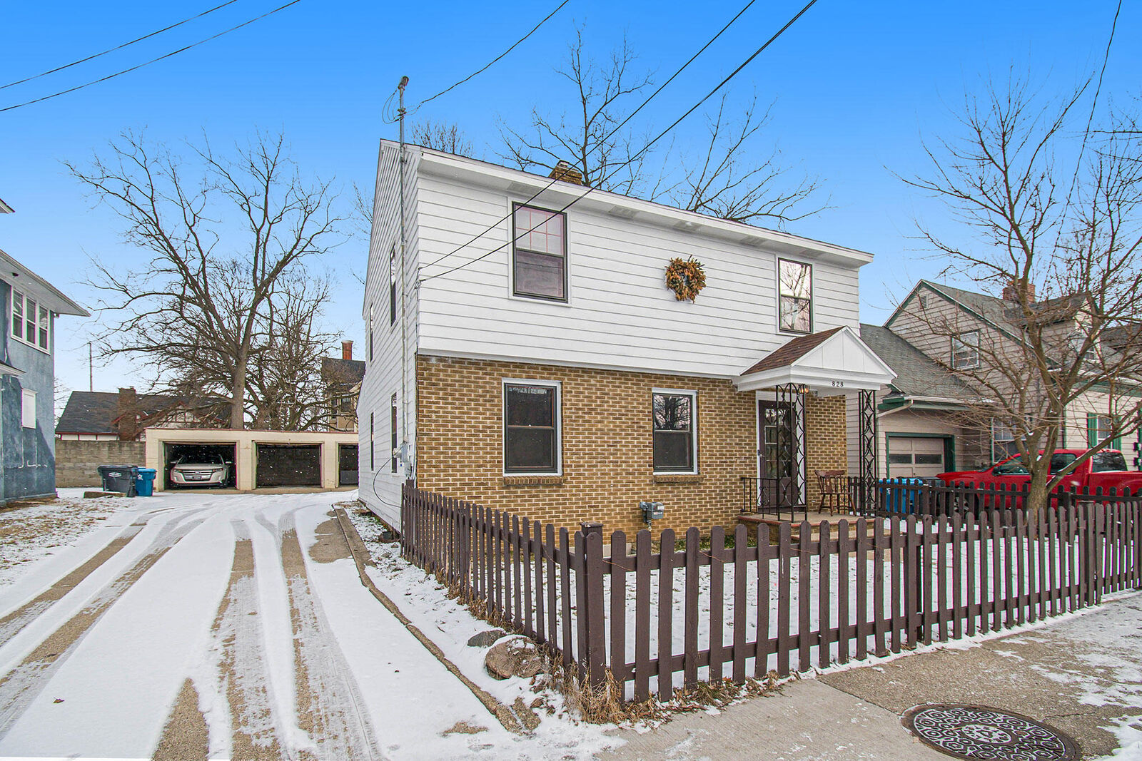 Property Photo:  828 W Lovell Street  MI 49007 