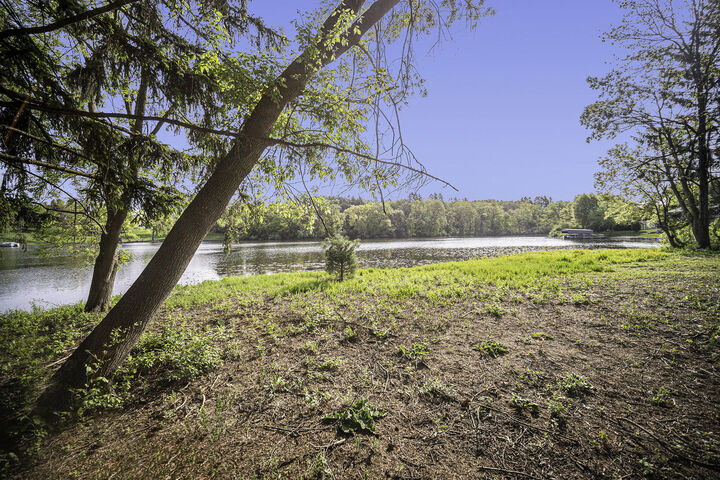 Property Photo: 11248 Lemott Circle MI 49249