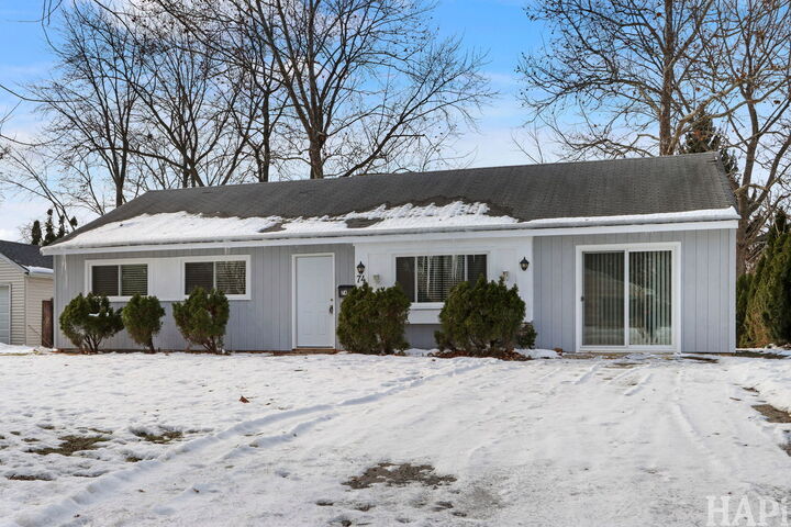 Property Photo: 74 Paddock Street IL 60538