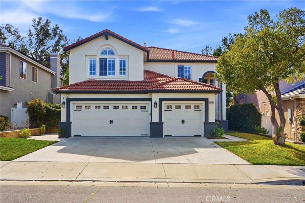 Property Photo: 23324 Summerglen CA 91354