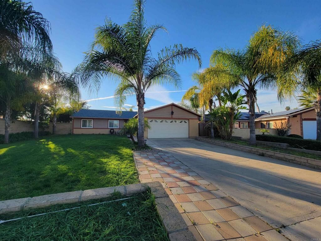 Property Photo:  13713 Deer Hill Pl.  CA 92553 
