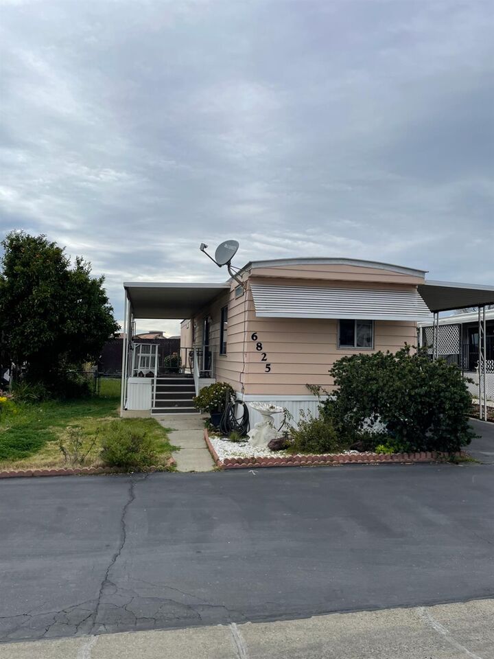 Property Photo: 6825 Capital Circle 204 CA 95828