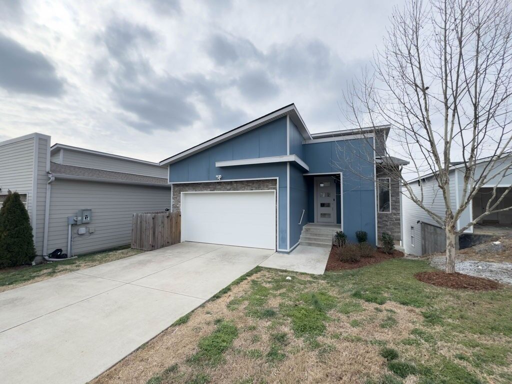 Property Photo: 1753 Boxwood Dr TN 37211