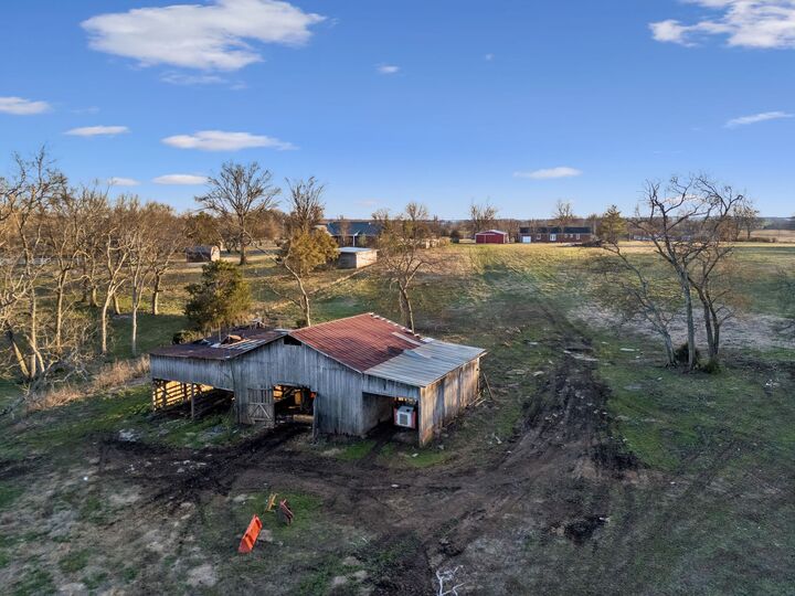 Property Photo: 353 Branham Mill Rd TN 37066