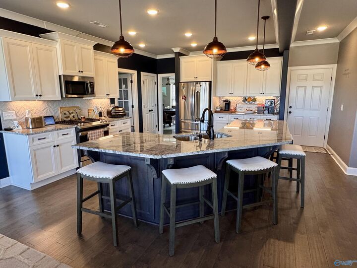 Property Photo:  141 Stonycrossing Road  AL 35759 