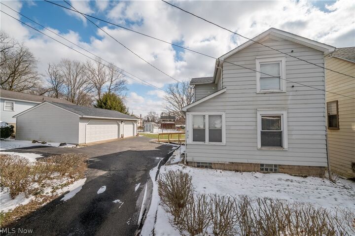 Property Photo: 8198 Erie Street OH 44438