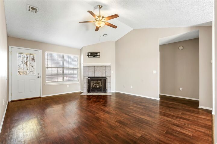 Property Photo:  1601 Cresent Street  AR 72712 