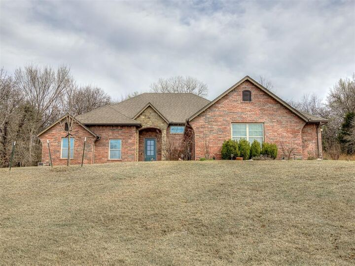 Property Photo:  16405 Timbers Drive  OK 73165 