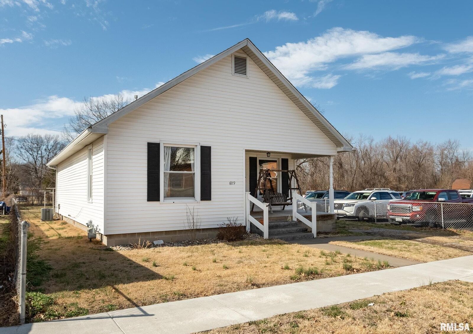 Property Photo:  609 N 18th Street  IL 62948 