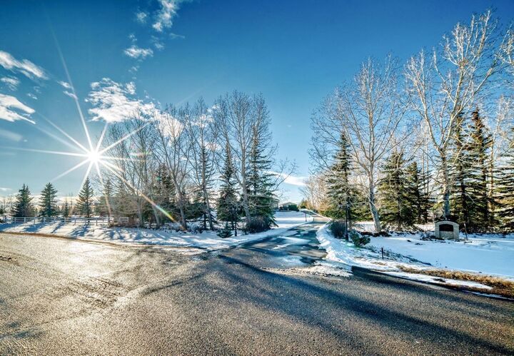 Property Photo:  39 Stage Coach Trail  AB T4A 0P4 