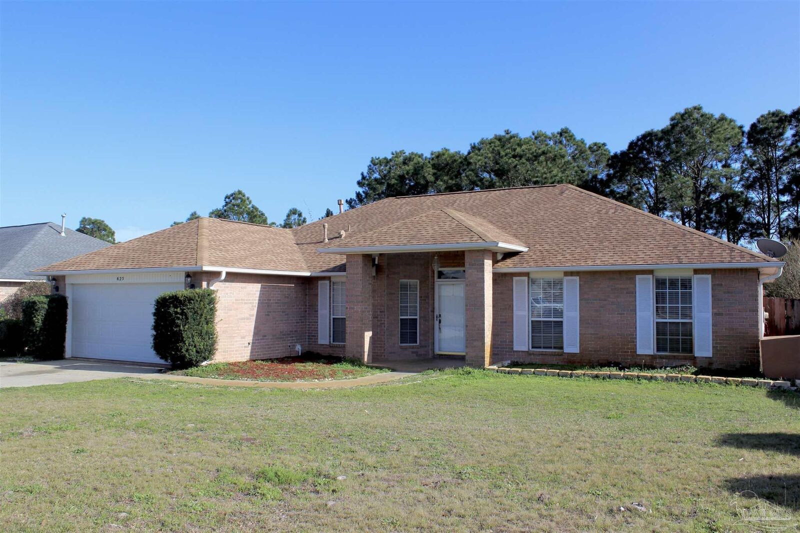 Property Photo:  625 Downhaul Dr  FL 32507 