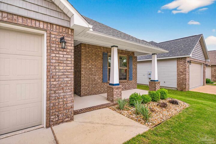 Property Photo:  10689 Trailblazer Way  FL 32506 