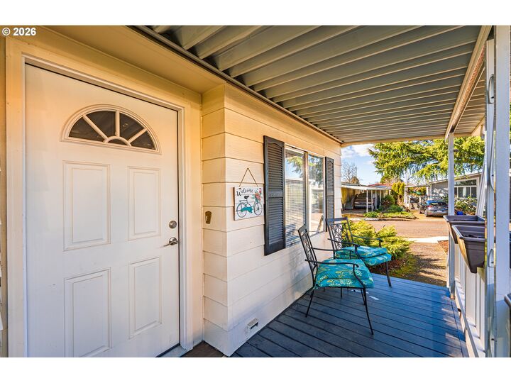 Property Photo: 1199 N Terry St 128 OR 97402
