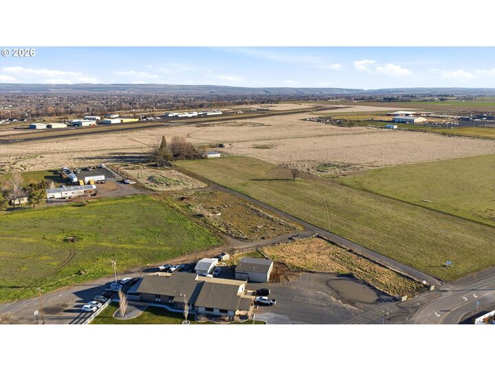 Property Photo:  E Airport Rd  OR 97838 