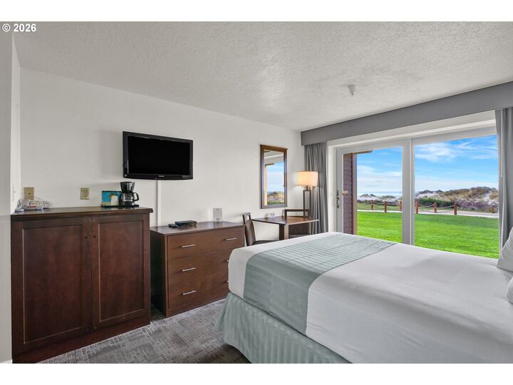 Property Photo:  88416 1st Ave 110/112  OR 97439 