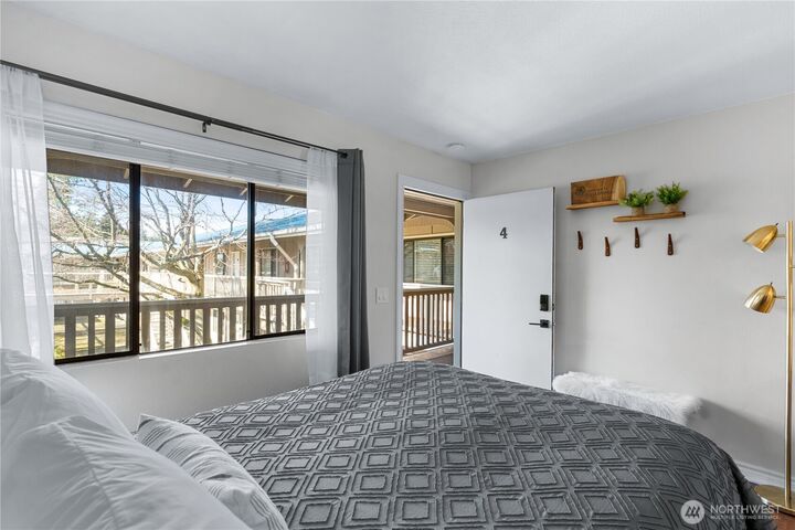 Property Photo:  250  Tucker Avenue 4  WA 98250 