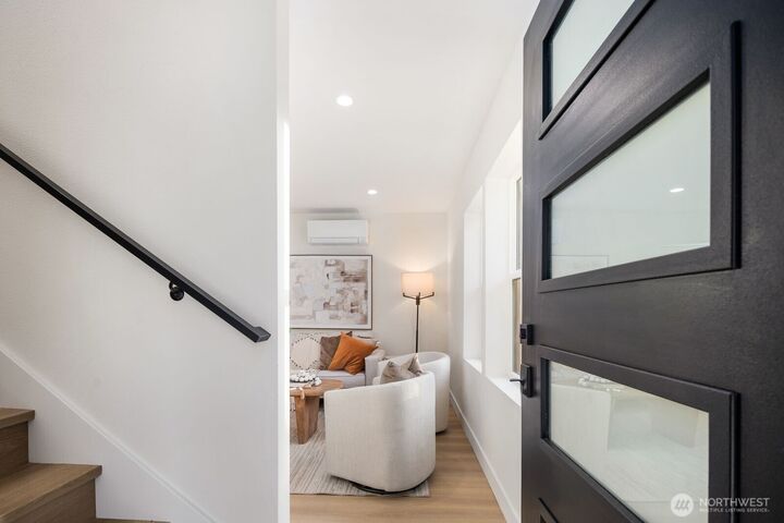 Property Photo: 4521 47th Avenue SW B WA 98116