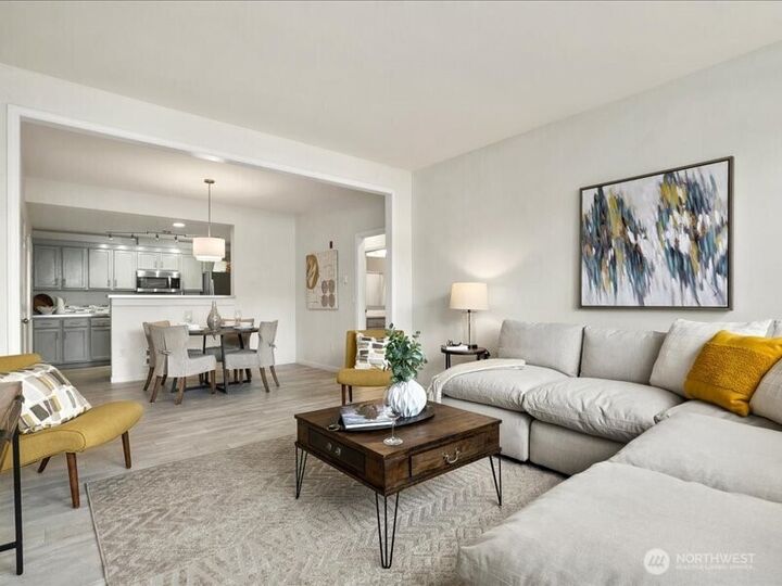 Property Photo:  22527 SE 38th Terrace 1424  WA 98029 