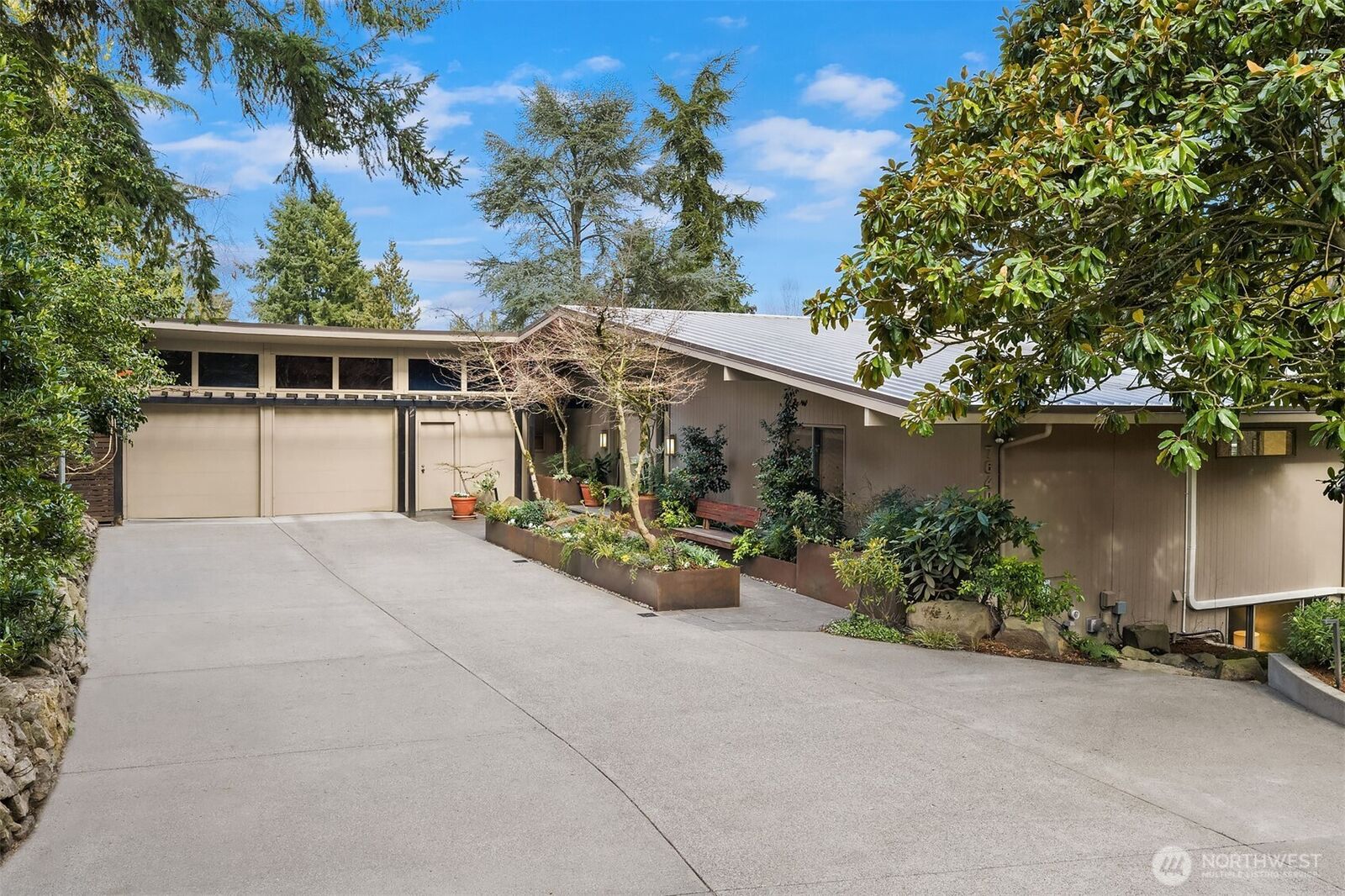 Property Photo:  7640 NE 32nd Street  WA 98039 